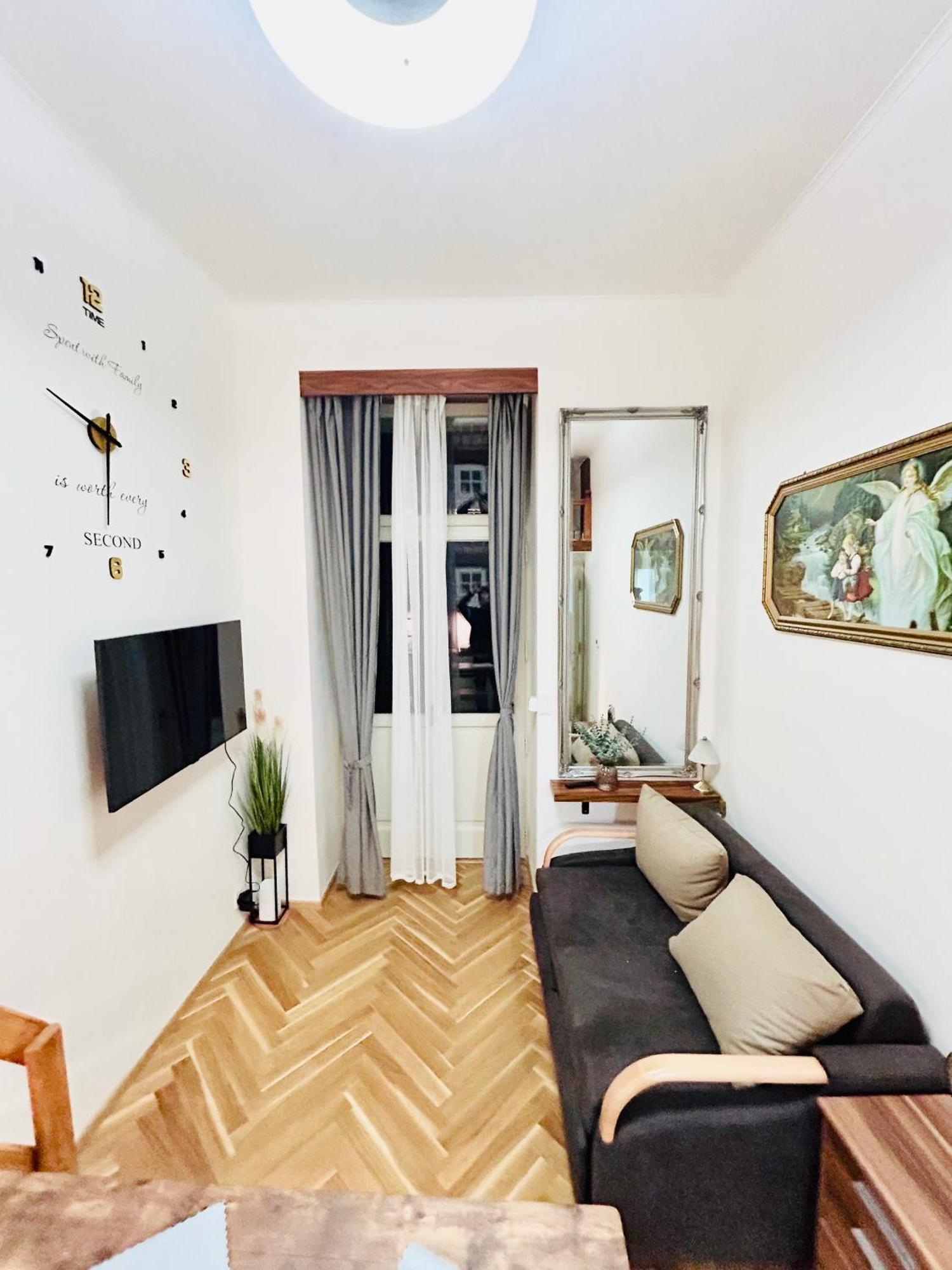 Cozy Design Homestay With Terrace 布拉格 外观 照片