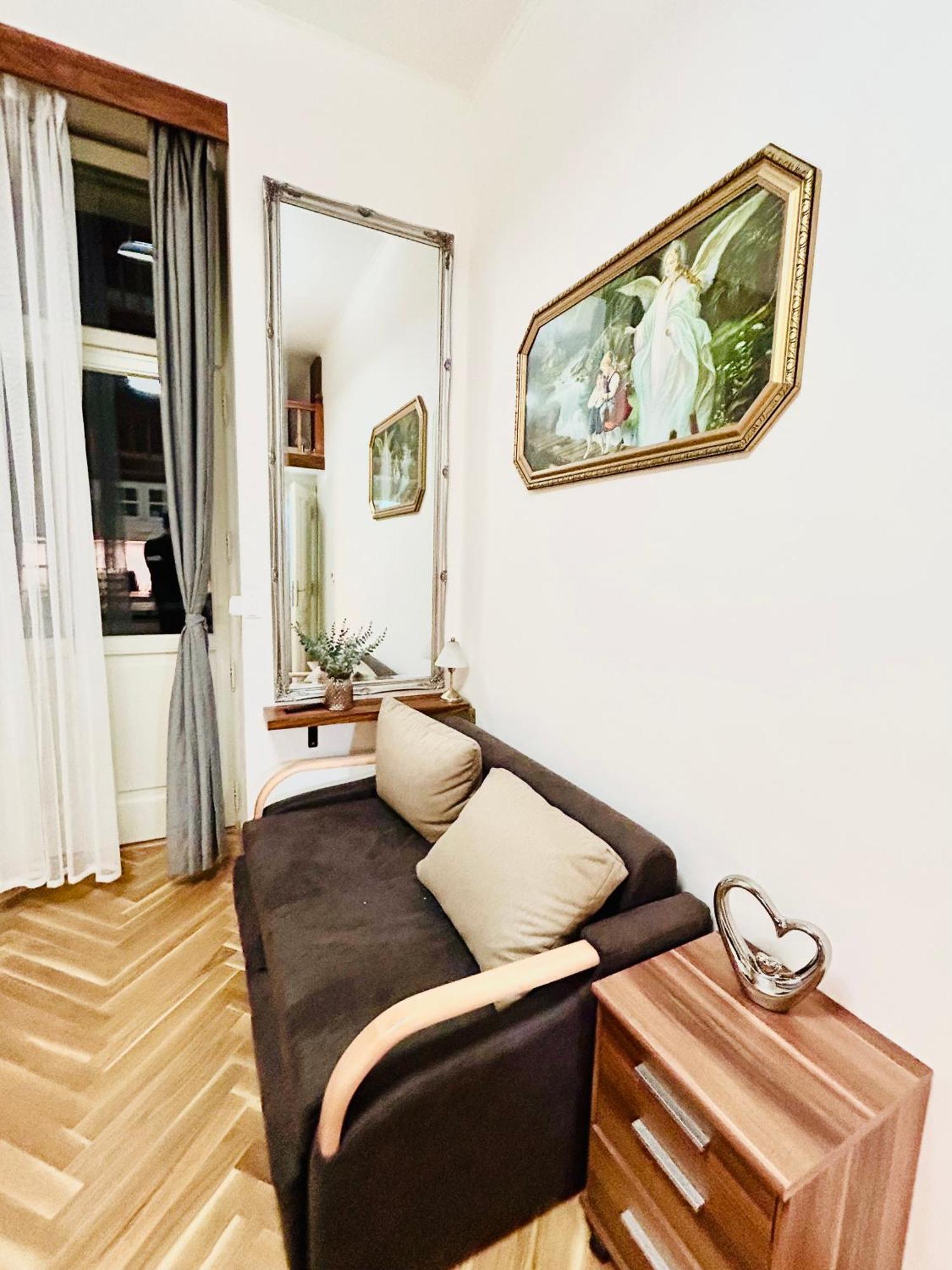 Cozy Design Homestay With Terrace 布拉格 外观 照片