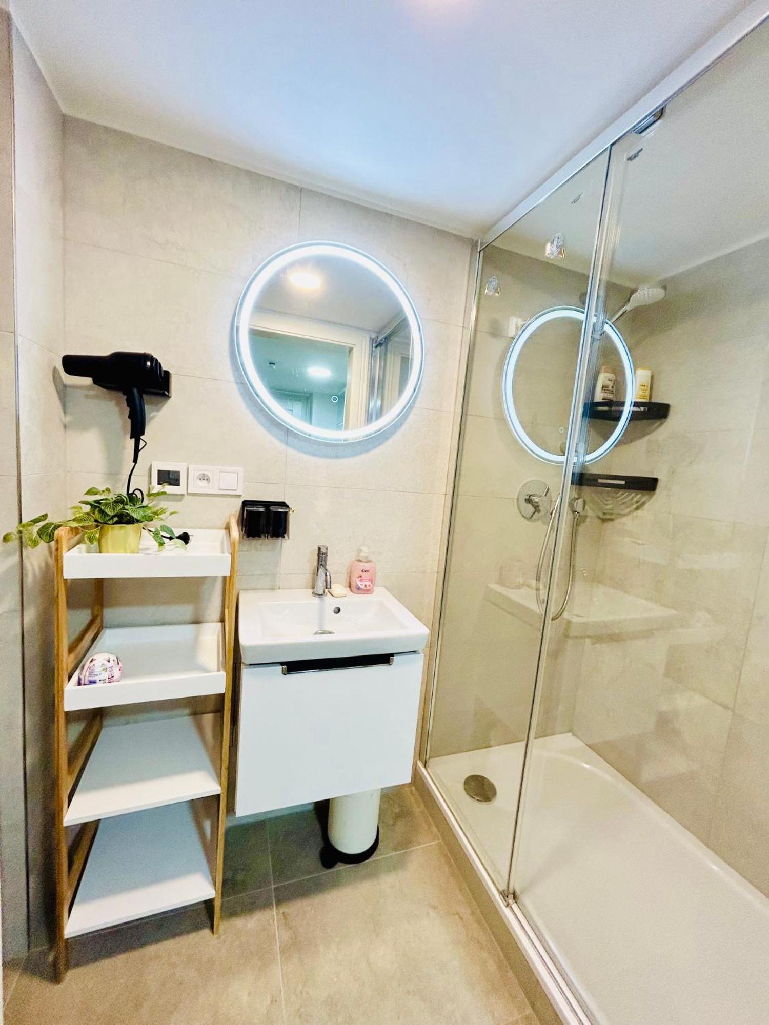 Cozy Design Homestay With Terrace 布拉格 外观 照片